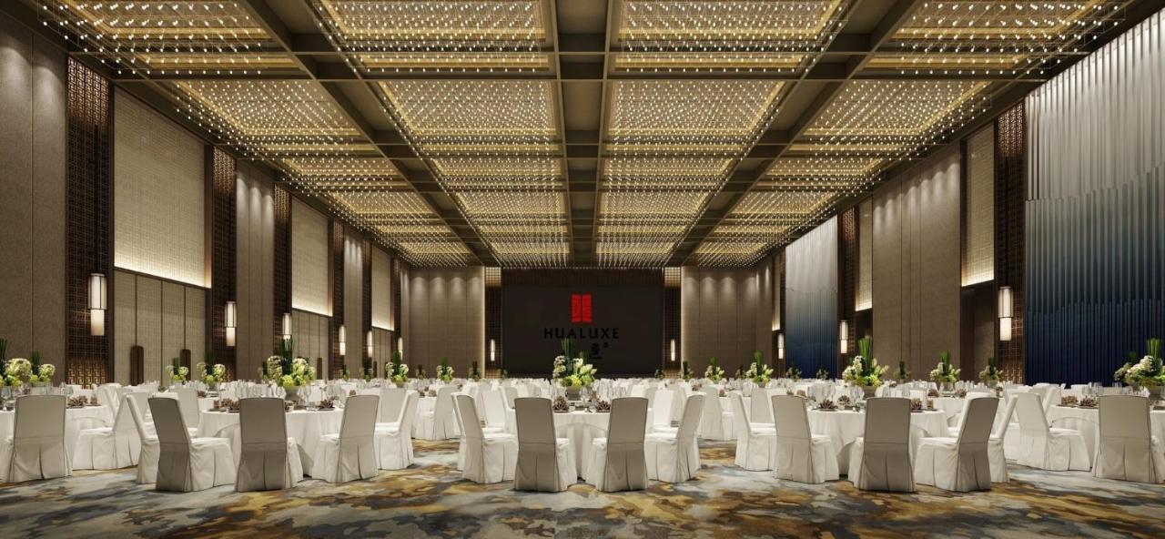 Hualuxe Kunshan Huaqiao By Ihg - F1 Racing Preferred Hotel Extérieur photo