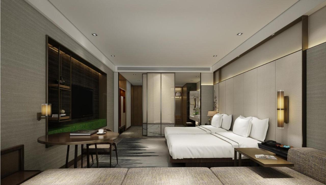 Hualuxe Kunshan Huaqiao By Ihg - F1 Racing Preferred Hotel Extérieur photo