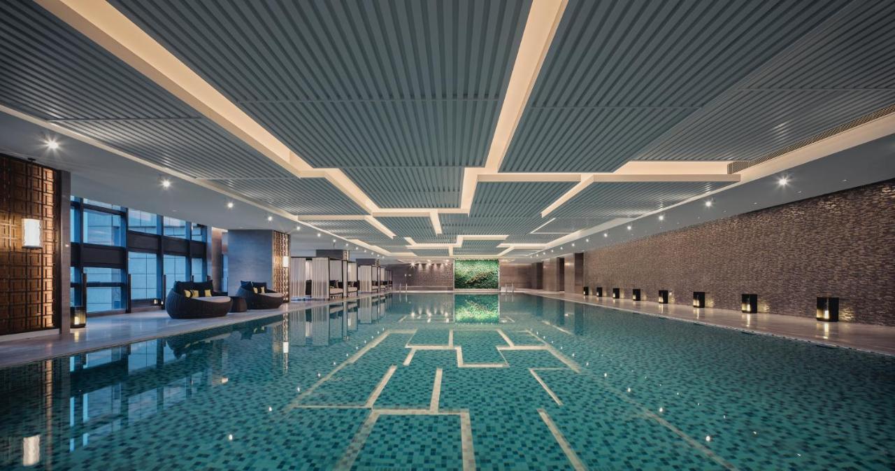 Hualuxe Kunshan Huaqiao By Ihg - F1 Racing Preferred Hotel Extérieur photo